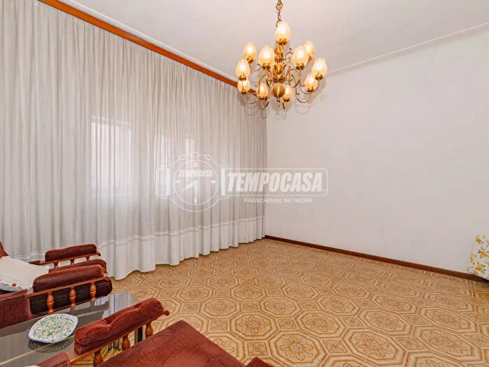 Appartamento trilocale in vendita in Viale Lombardia, Vigevano