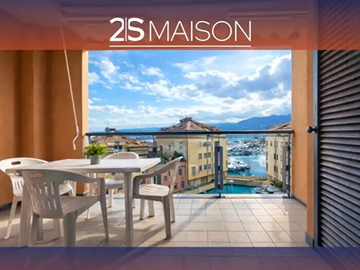 Appartamento con 5 locali in vendita in Via Luigi Cibrario, Genova