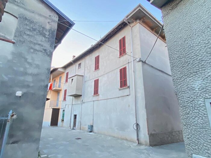 Appartamento con 5 locali in vendita in Via C Piatti, Podenzano