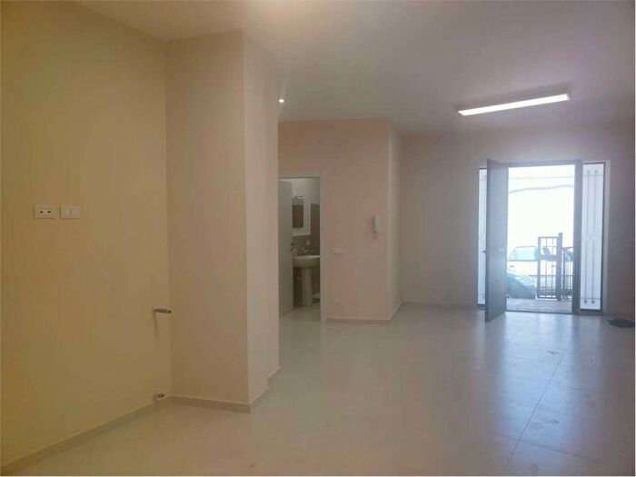 Appartamento trilocale in affitto in via Dott Portale, Biancavilla