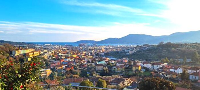 Appartamento con 6 locali in vendita in La Spezia