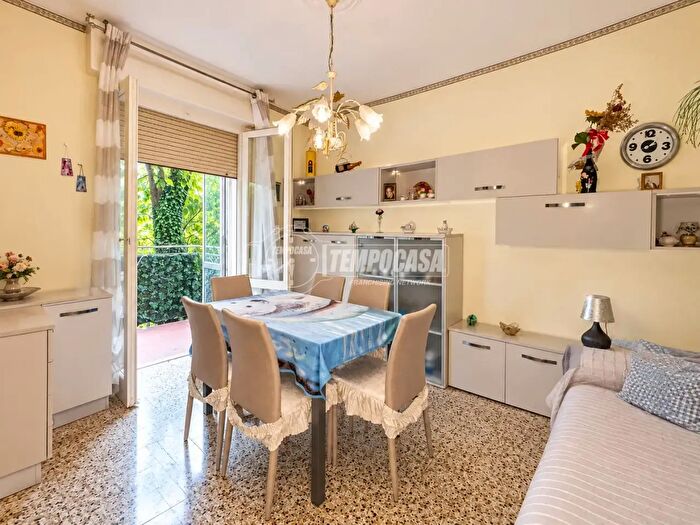 Appartamento trilocale in vendita in Via Zamenhof, Mirandola