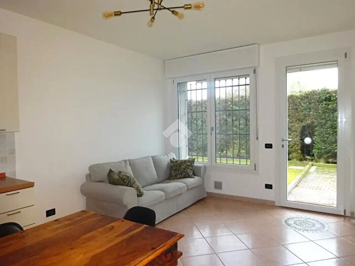 Appartamento bilocale in vendita in Via Copparo, Ferrara