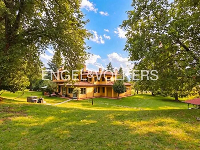 Casa con 6 locali in vendita in Strada Provinciale di Vallescura, Bagnone