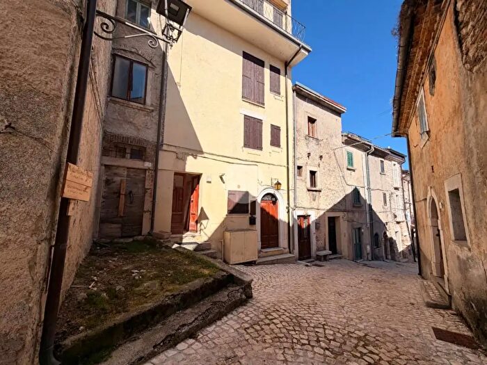 Casa con 7 locali in vendita in Via Pagliai, Ovindoli