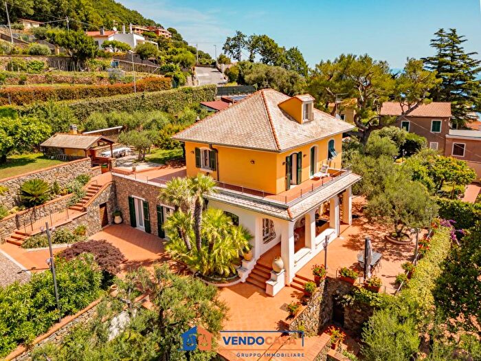 Casa con 6 locali in vendita in Via Don Vigo, Bergeggi