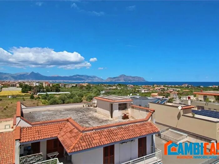 Appartamento quadrilocale in vendita in Via Padre Giuseppe La Rocca, Ficarazzi