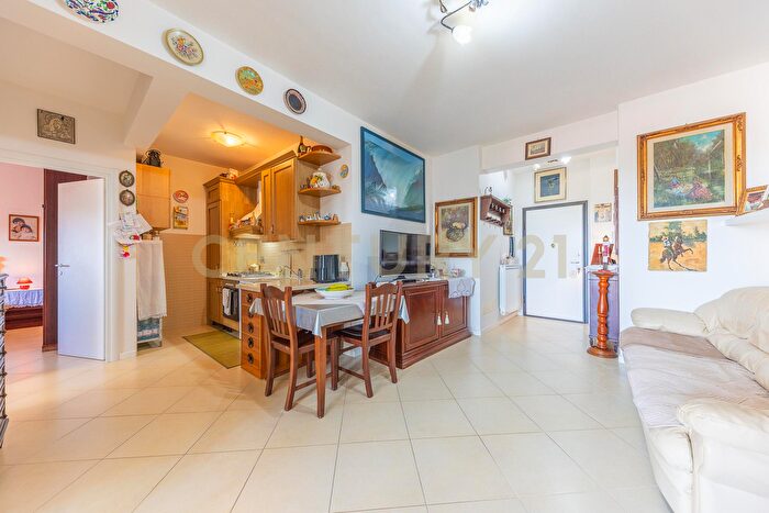 Appartamento bilocale in vendita in Via Pollutri, Roma