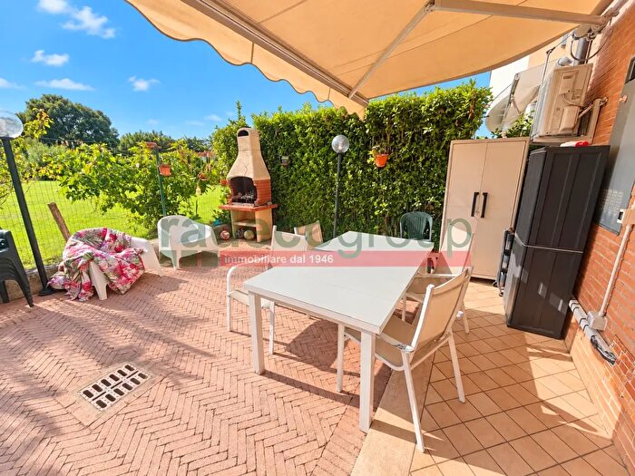 Casa con 8 locali in vendita in Via Uberto Mondolfi, Livorno