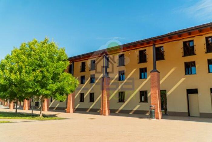 Appartamento trilocale in vendita in Piazza Montessori, Cremona