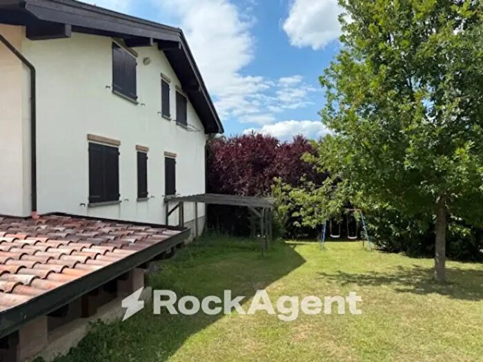 Casa con 6 locali in vendita in Albareto