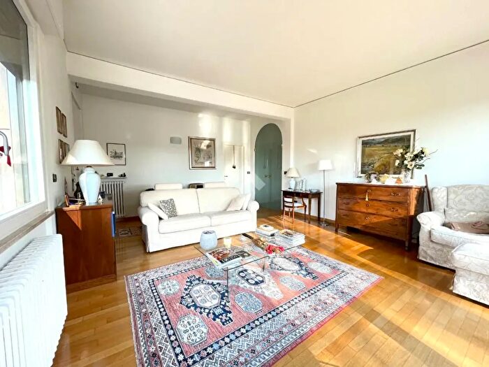 Casa con 6 locali in vendita in Pozzolengo