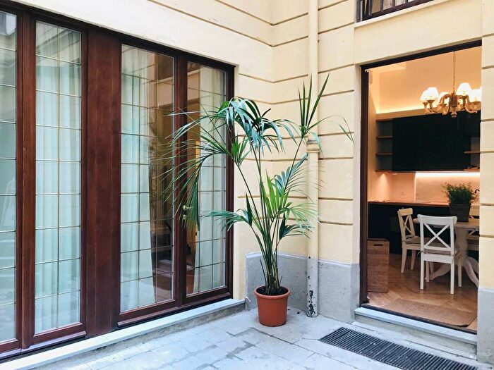 Appartamento trilocale in affitto in Via Vincenzo Monti, Vincenzo Monti, Milano