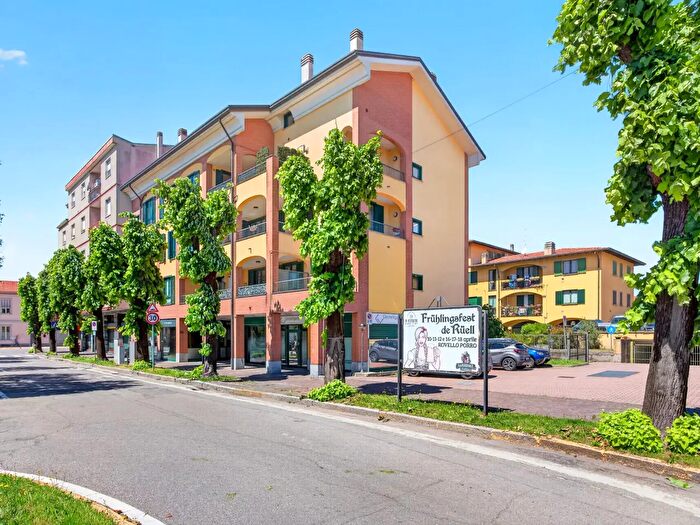 Appartamento quadrilocale in vendita in Via San Martino, Uboldo