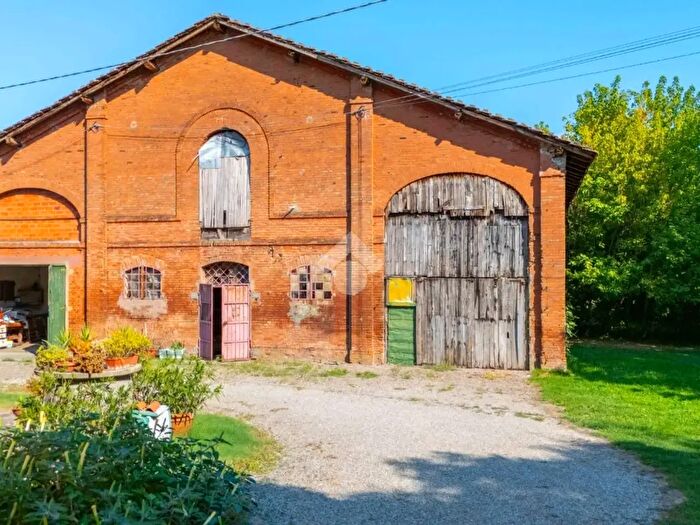 Casa con 5 locali in vendita in Via San Donato, Minerbio
