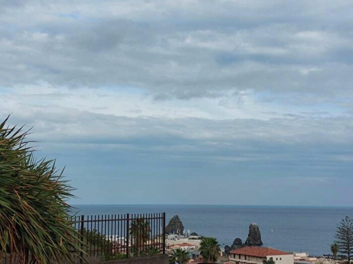 Appartamento trilocale in affitto in Via Polifemo, Aci Trezza, Aci Castello