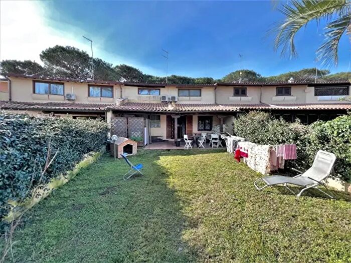 Casa con 6 locali in vendita in Via dei Pescatori, Roma