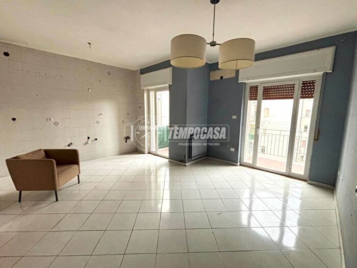 Appartamento trilocale in affitto in Via Colonnello Carlo Lahalle, Arenaccia, Napoli