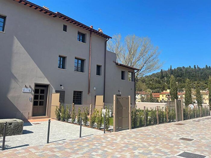 Appartamento trilocale in affitto in Via di Compiobbi, Vallina, Bagno a Ripoli