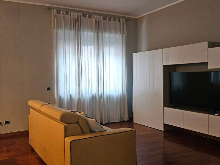 Appartamento trilocale in affitto in Via Privata dei Crollalanza, Navigli Darsena, Milano