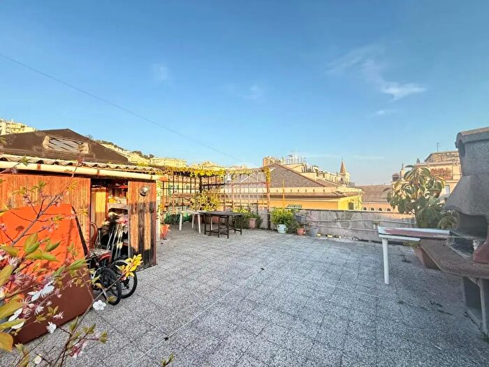 Appartamento quadrilocale in vendita in Via Valentino Armirotti, Genova