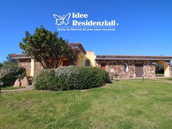 Casa con 6 locali in vendita in Via Panoramica, Palau