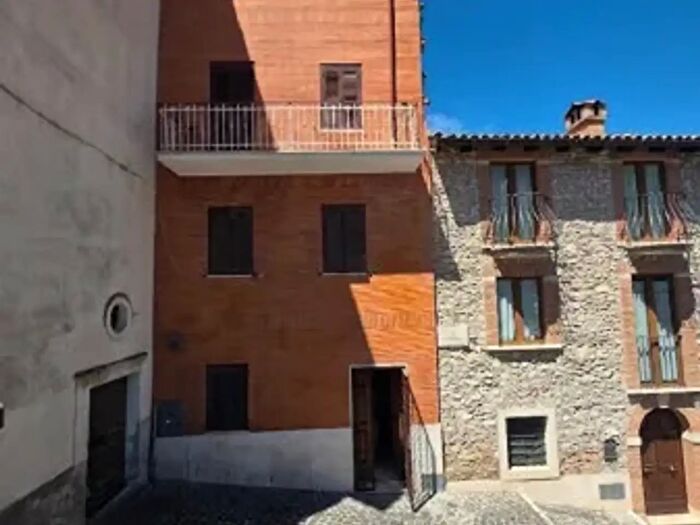 Casa con 6 locali in vendita in Via Marcellina, San Polo Dei Cavalieri