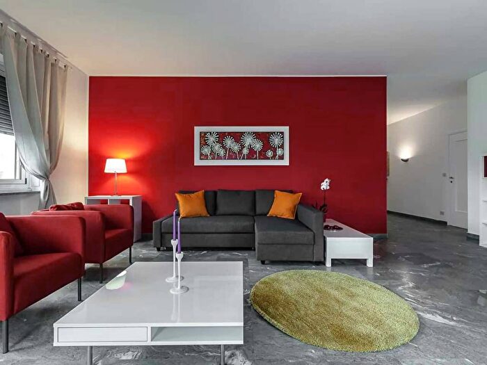 Appartamento quadrilocale in affitto in Piazza Napoli, Milano