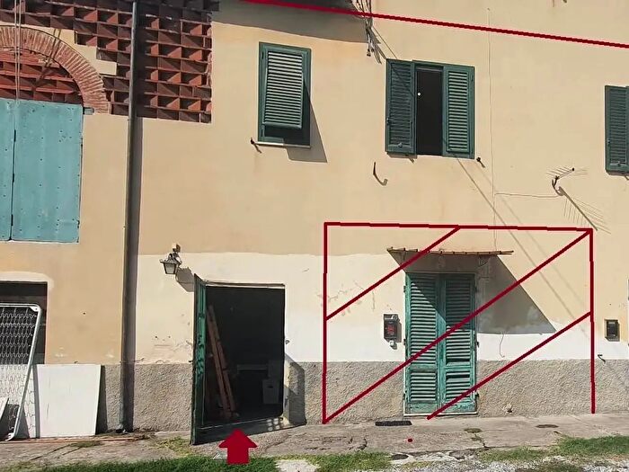 Casa con 6 locali in vendita in Via Giovanni Carignani, Lucca