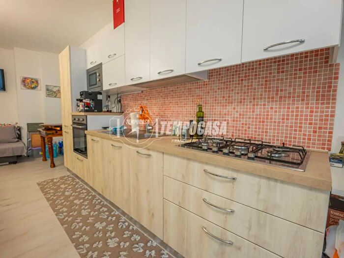 Appartamento quadrilocale in vendita in Via Aprutina, Potenza Picena