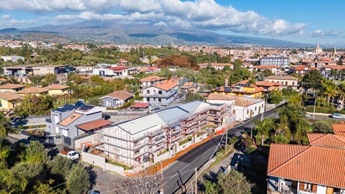 Casa con 5 locali in vendita in Via Marchese di Casalotto, Aci SantAntonio