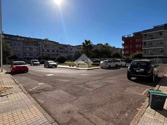 Appartamento trilocale in affitto in Piazza Sforza, Cagliari