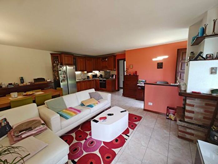 Appartamento trilocale in vendita in Via Canneto, Alta Valle Intelvi