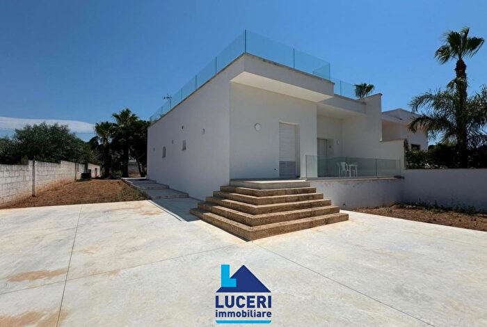 Casa in vendita in Via Adua Torre Suda Racale Le Italia, Racale