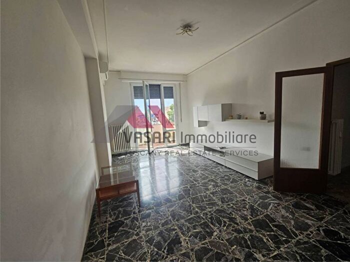 Appartamento quadrilocale in affitto in Via Marco Perennio, Arezzo
