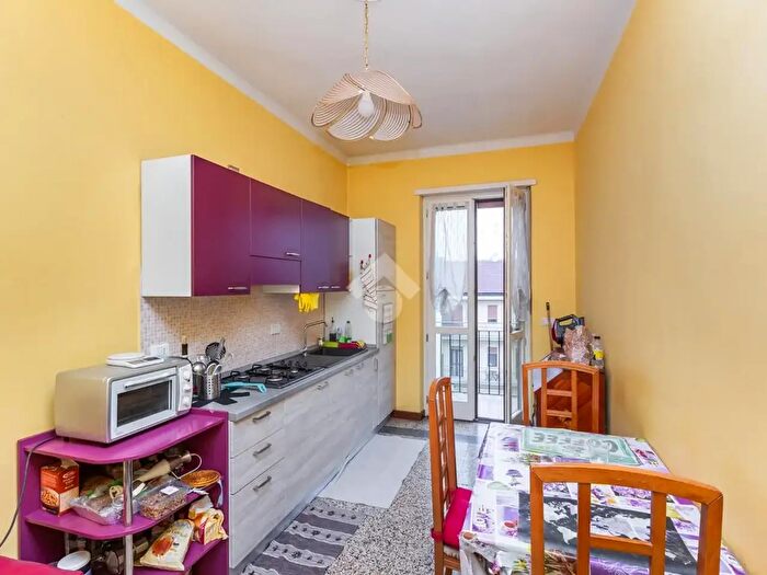 Appartamento trilocale in vendita in Via Cadorna, Torino