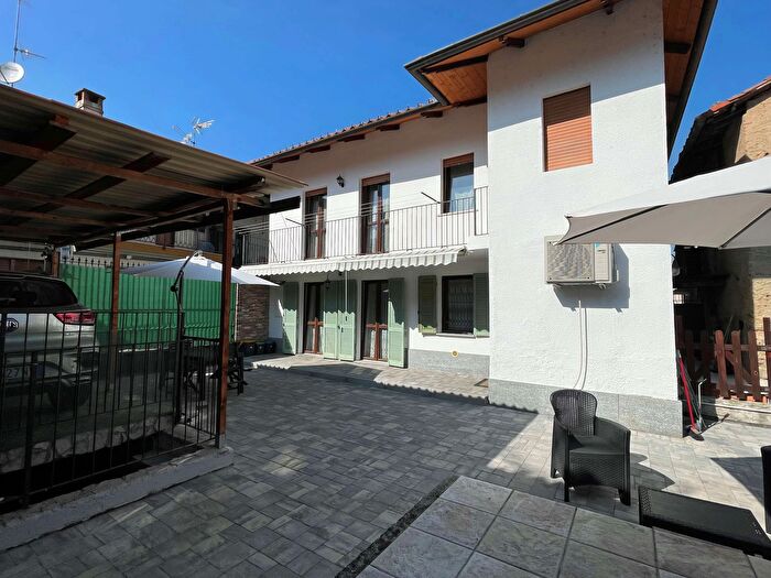 Casa quadrilocale in vendita in Via Giusto Lanteri, Cumiana