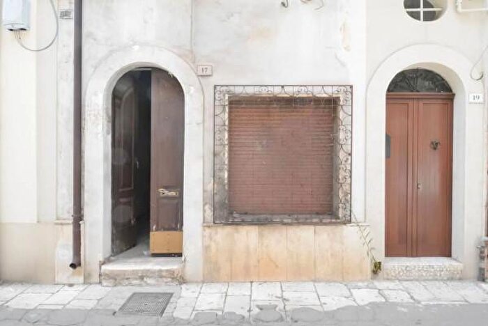 Casa con 5 locali in vendita in Latiano