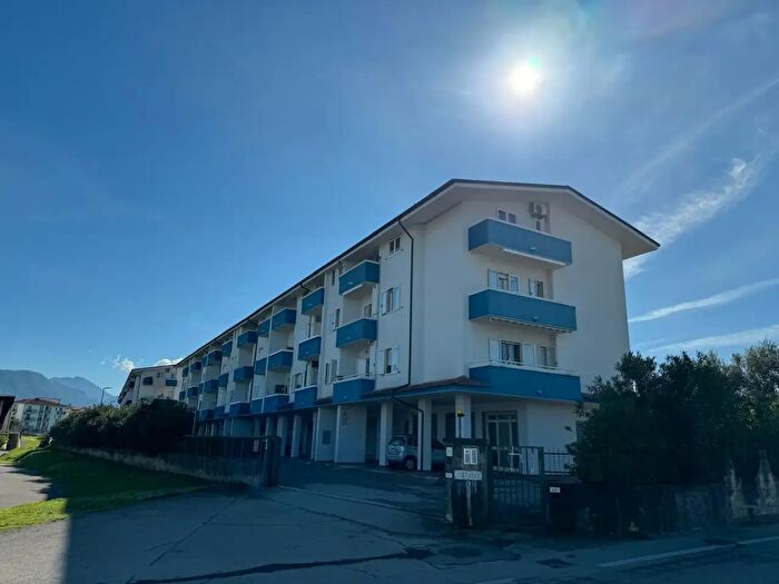 Appartamento quadrilocale in vendita in Via Licinella, Capaccio