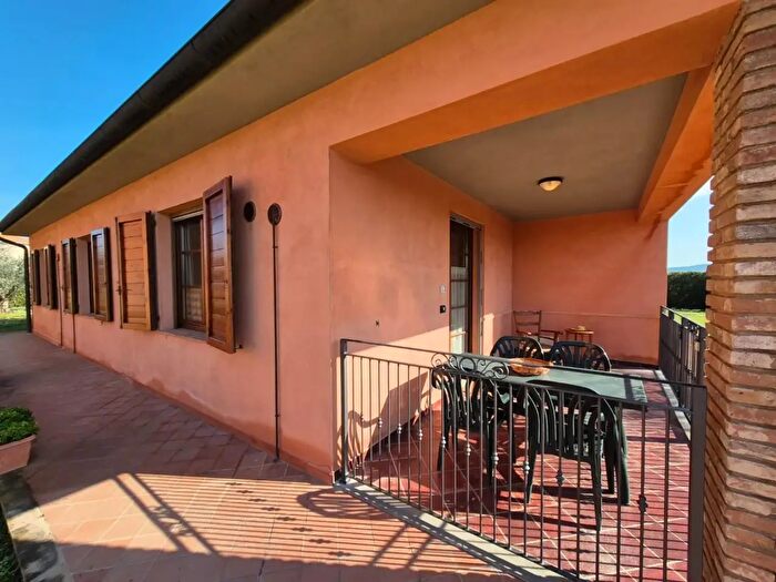 Appartamento trilocale in vendita in Campiglia Marittima