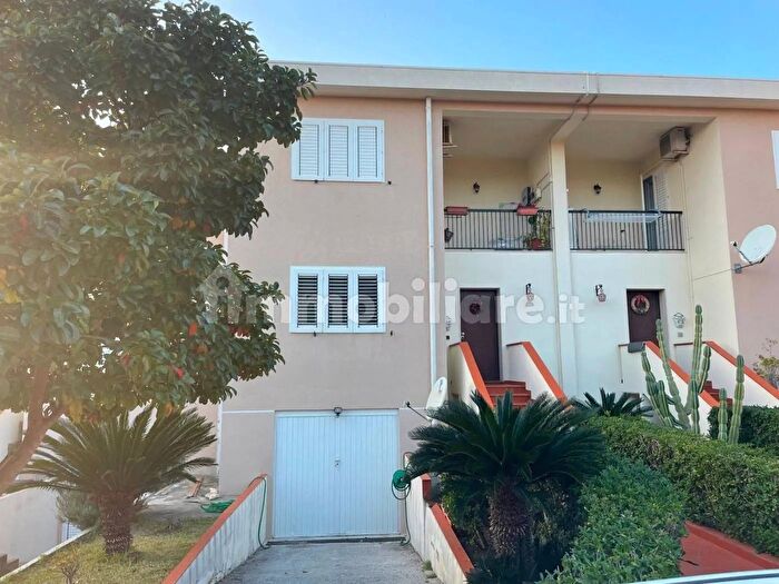 Casa con 6 locali in affitto in Via Cavalieri di Vittorio Veneto Siracusa Sr, Siracusa