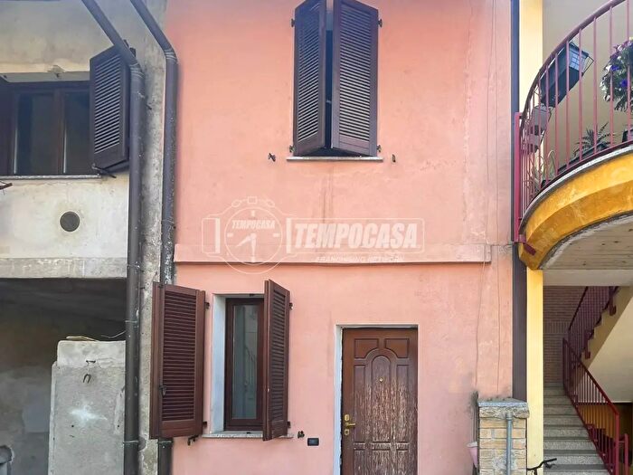 Appartamento bilocale in vendita in Via San Bernardo, Cesano Maderno