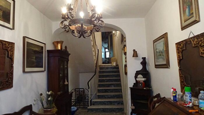 Casa con 8 locali in vendita in Viale Matteotti, Montespertoli