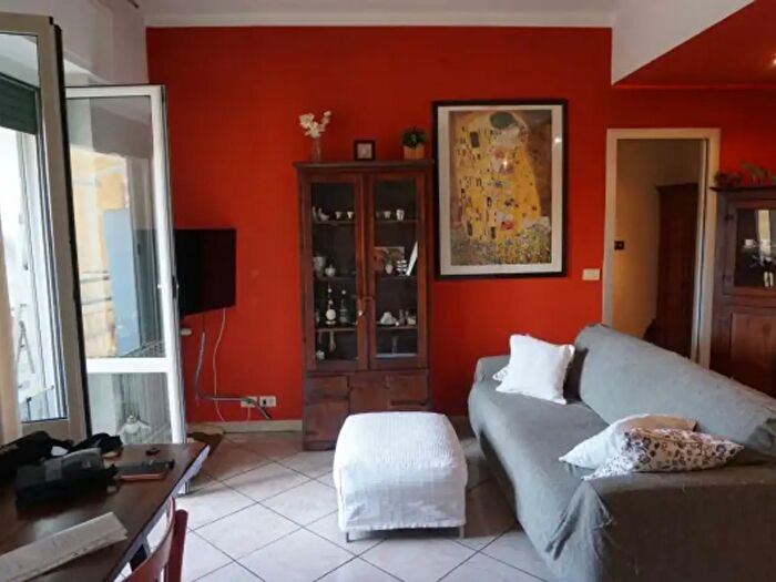 Appartamento trilocale in vendita in Via San Bartolomeo del Fossato, Genova