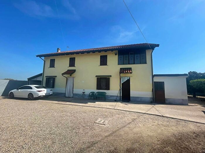 Casa trilocale in vendita in Strada Vecchia Cascinotto Lomello, Lomello