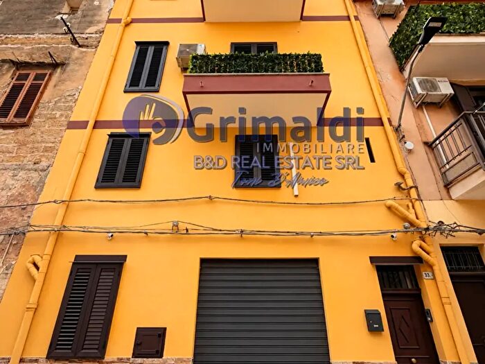 Casa con 9 locali in vendita in Via Gorizia a, Bagheria