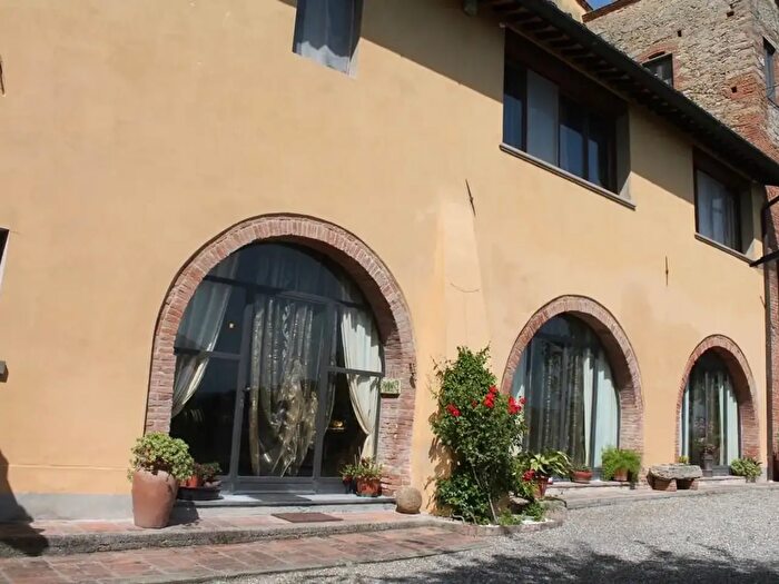 Appartamento con 6 locali in affitto in Casciana Terme Lari