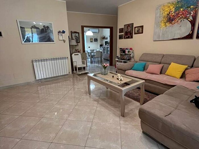 Appartamento con 5 locali in affitto in Via Santa Marina Terzo, Centro, Bagheria