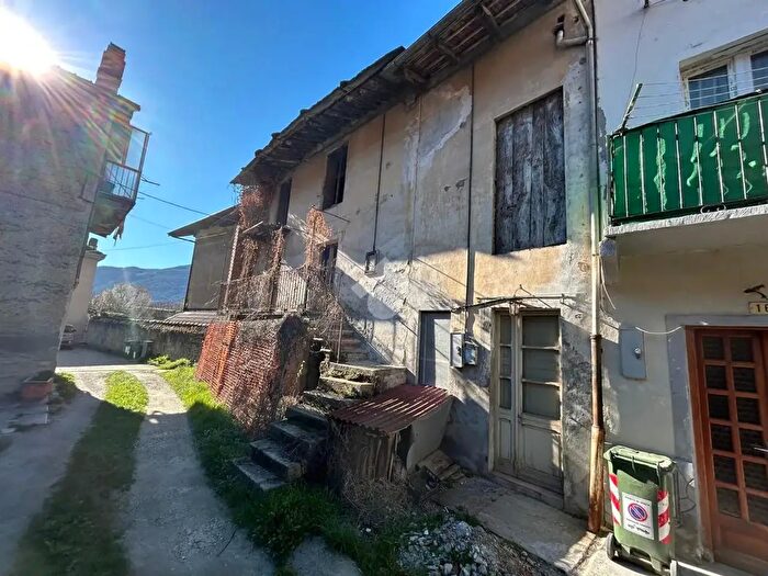Casa quadrilocale in vendita in Via Bruno Mosconi, Borgone Susa