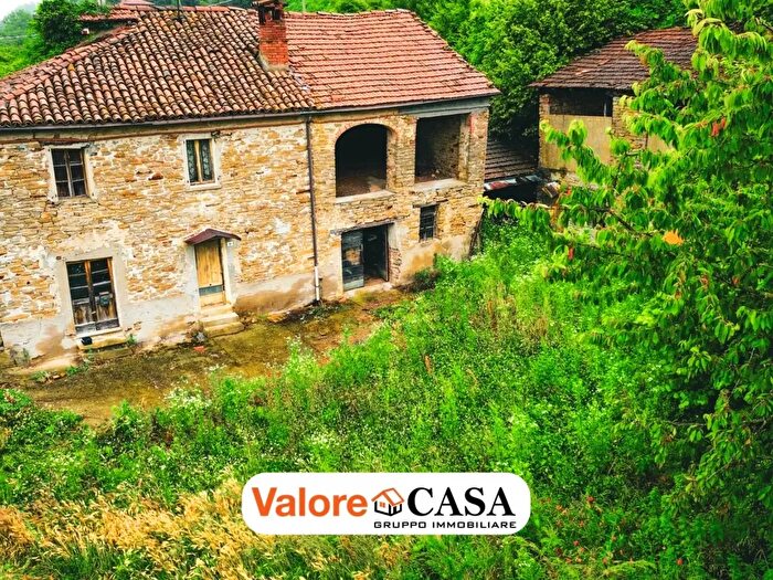 Casa con 6 locali in vendita in Castino